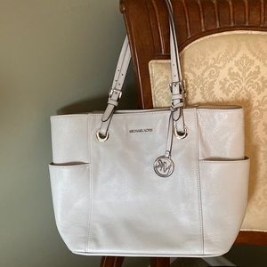 Michael Kors gray Jet set tote purse